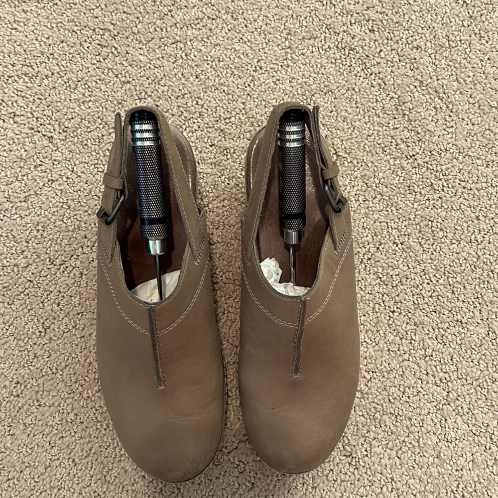 Merrell clogs with sling back size 7.5